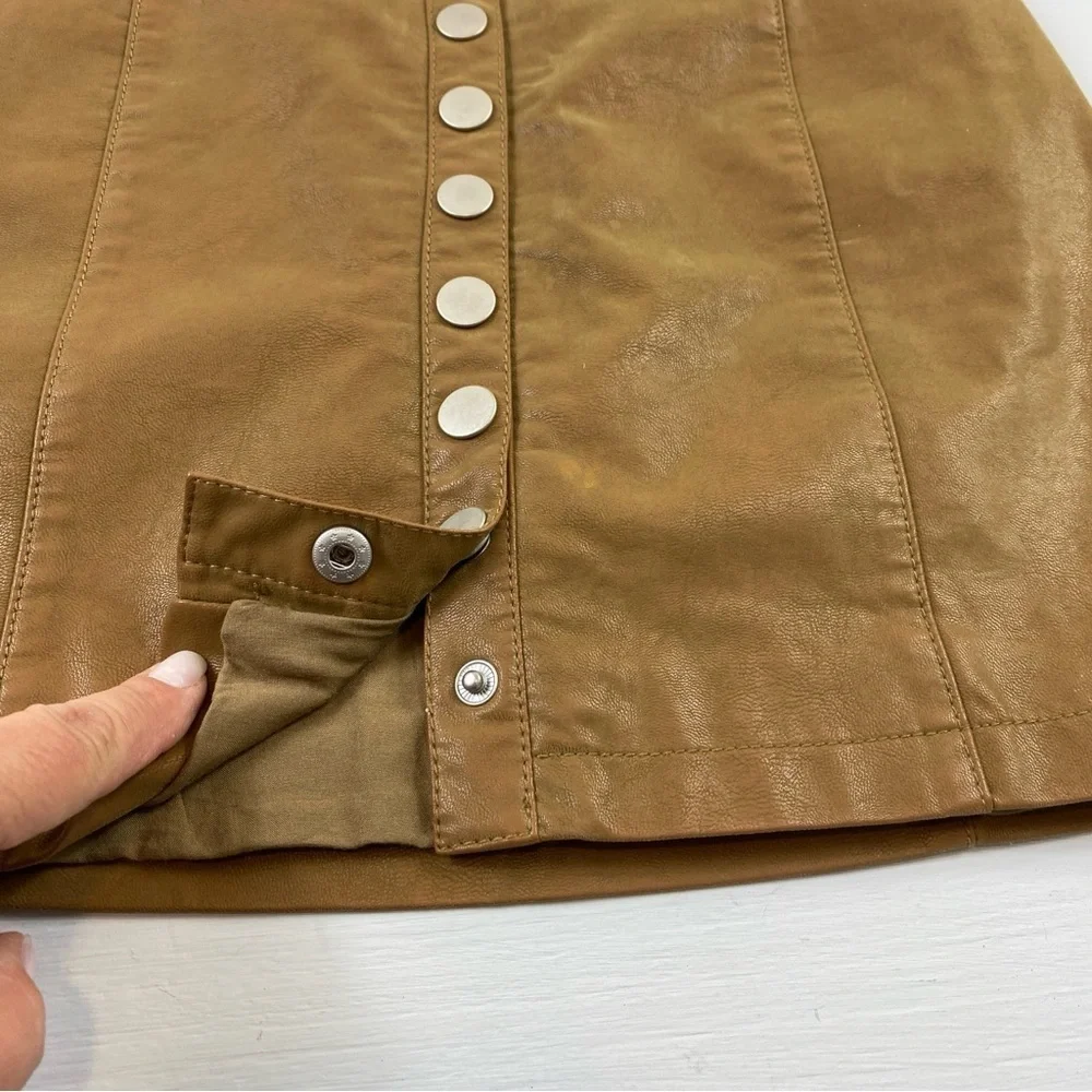 Free People front snap